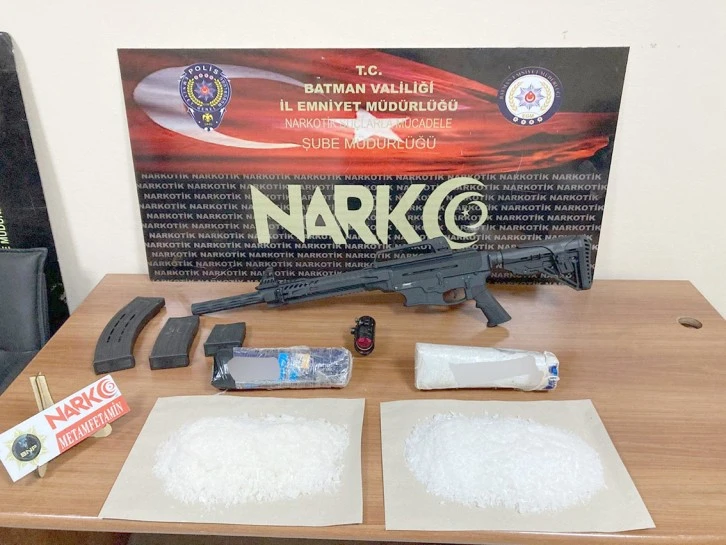1 KİLO 800 GRAM METAMFETAMİN ELE GEÇİRİLDİ