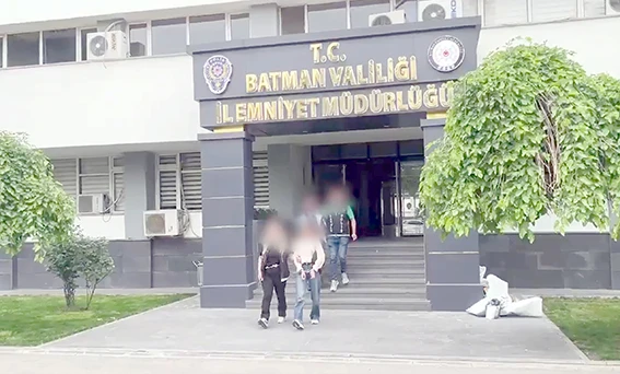 1 KİLO METAMFETAMİN ELE GEÇİRİLDİ