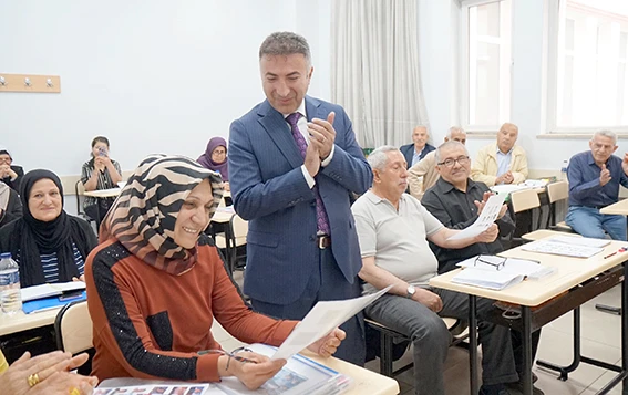 60 YAŞ ÜSTÜ ÜNİVERSİTE ÖĞRENCİLERİNE İNGİLİZCE DERSİ