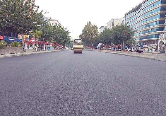 ASFALTTA DEVRİM NİTELİĞİNDE HİZMET