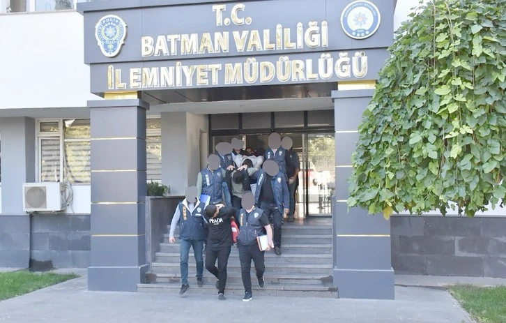 BİLİŞİM SUÇLULARINA BASKIN