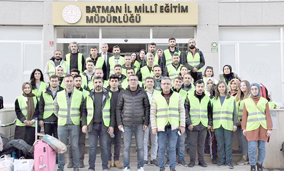 GÖNÜLLÜ ÖĞRETMENLER HATAY’A GİTTİ