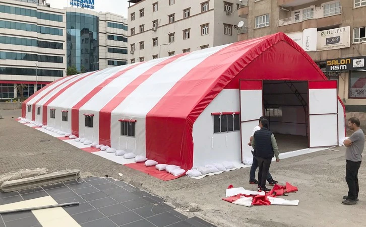 İNDİRİM ÇADIRI OUTLET’E ZİYARETÇİ AKINI