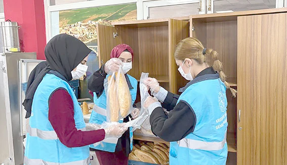 KOMŞUM PROJESİYLE HEDEF 300 AİLEYE 10 BİN YEMEK