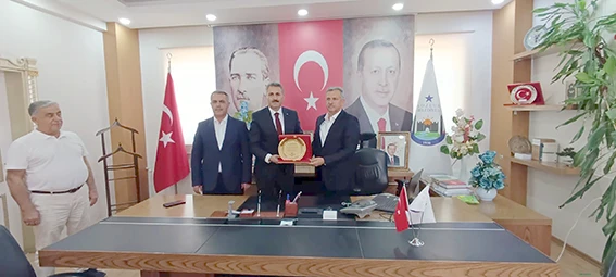 AK PARTİ’DEN İLÇE TEŞKİLATLARINA ZİYARET