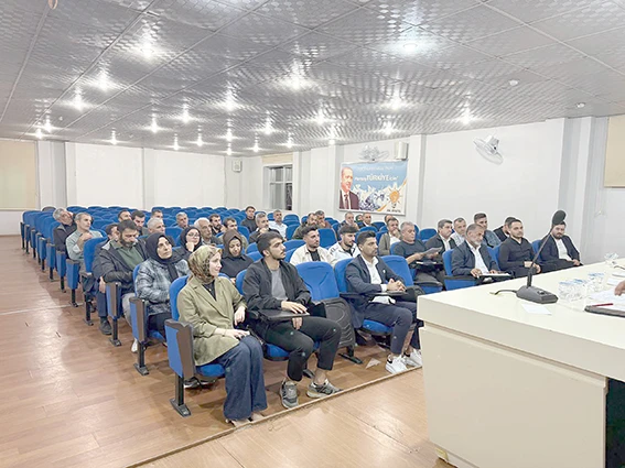 AK PARTİ TEŞKİLATI MAHALLE BAŞKANLARIYLA BİR ARAYA GELDİ