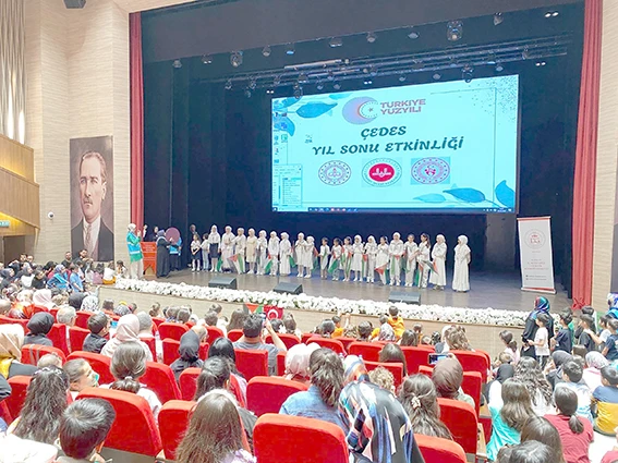 ÇEDES KÜLTÜR ŞENLİĞİ'NDE YIL SONU COŞKUSU