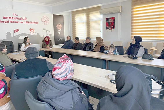 AİLELERE TEKNOLOJİ BAĞIMLILIĞI EĞİTİMİ