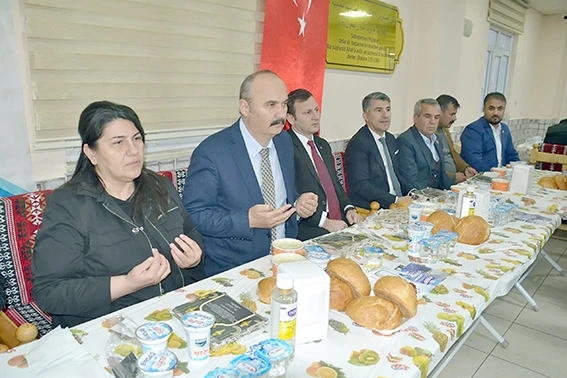 HER AKŞAM YÜZLERCE VATANDAŞ İFTAR SOFRASINDA BULUŞUYOR