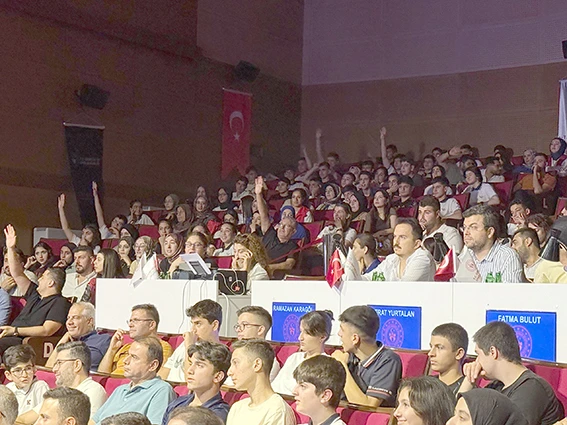 BİLGİ YARIŞMASI BÖLGE FİNALLERİ BATMAN’DA NEFES KESTİ!