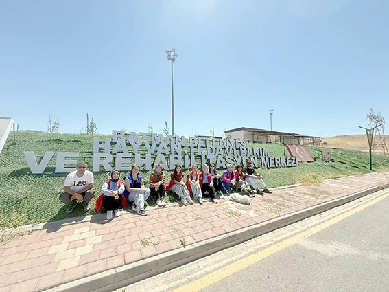 GENÇLERDEN ANLAMLI ZİYARET
