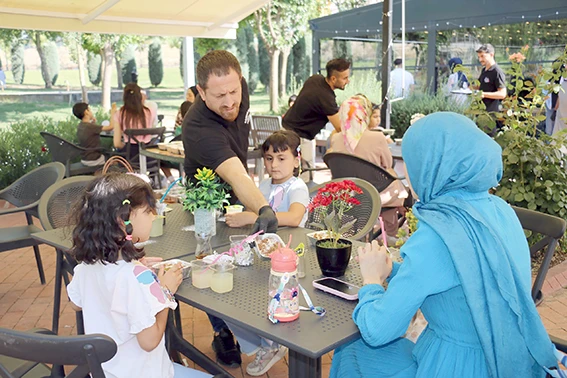 BELEDİYEDEN VATANDAŞLARA AŞURE İKRAMI