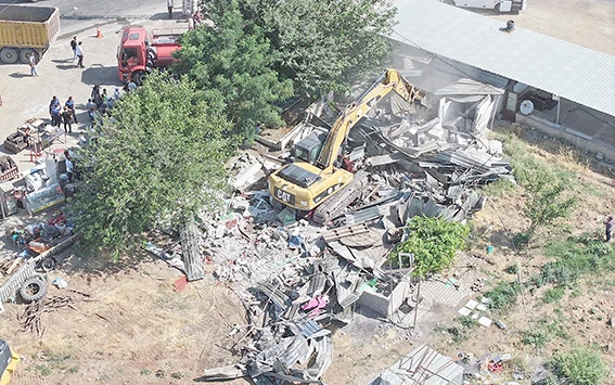 KAÇAK YAPILAŞMAYA GEÇİT YOK!
