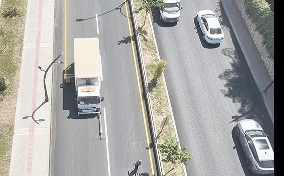 ÖZGÜRLÜK BULVARI’NDA YOL ÇİZGİ ÇALIŞMASINA BAŞLANDI