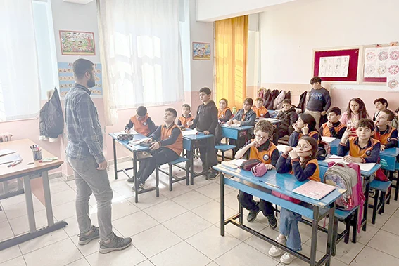 ÖĞRENCİLERE TEKNOLOJİ BAĞIMLILIĞI FARKINDALIK EĞİTİMİ