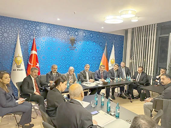 BÖLGE MİLLETVEKİLLERİNDEN ALMANYA’DAKİ ÊZİDÎLERE ANLAMLI ZİYARET