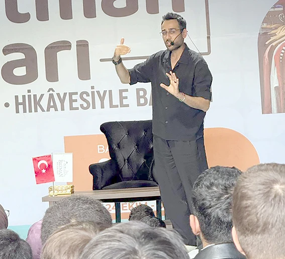 KİTAP FUARINDA GRİ KOÇ’TAN GENÇLERE SINAV TAKTİKLERİ!