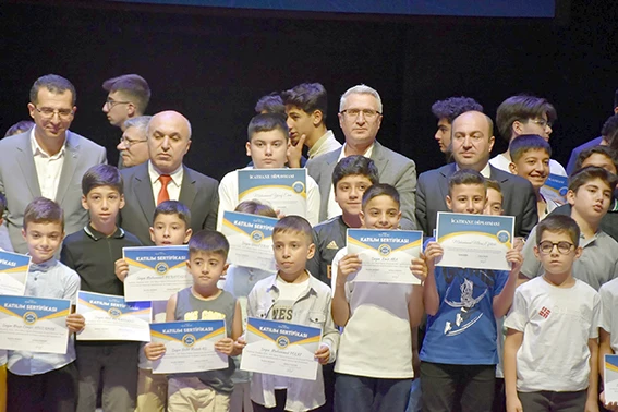 GENÇ MUCİTLERE SERTİFİKALARI VERİLDİ