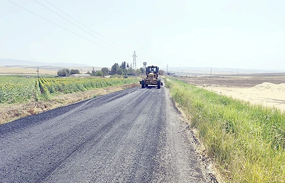 KÖYLERDE ALTYAPI VE ÜSTYAPI ÇALIŞMALARI SÜRÜYOR