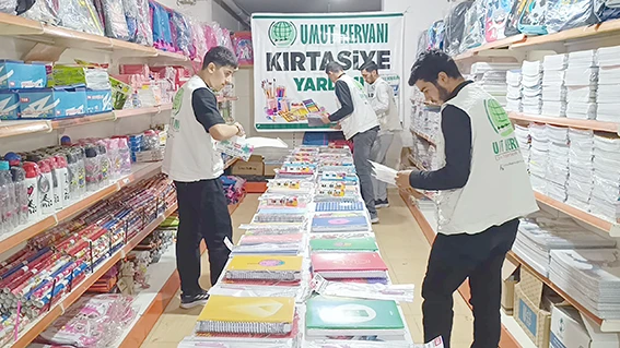 UMUT KERVANI’NDAN ÖĞRENCİLERE KIRTASİYE DESTEĞİ