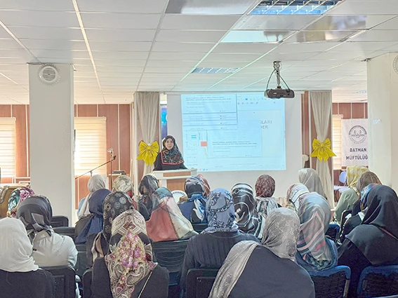 KURS ÖĞRETİCİLERİYLE İSTİŞARE TOPLANTISI