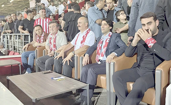 VALİ CANALP’TEN PETROLSPOR’A TEBRİK MESAJI