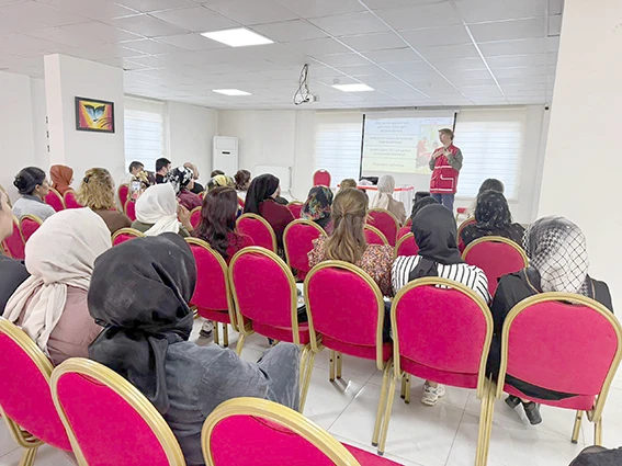 KIZILAY’DAN YURTLARDA ‘TEMEL İLK YARDIM BİLİNCİ’ EĞİTİMİ