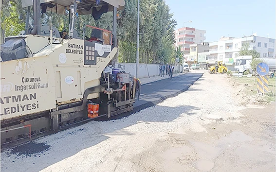 4 MAHALLEYİ BİRBİRİNE BAĞLAYAN YOL ASFALTLANDI