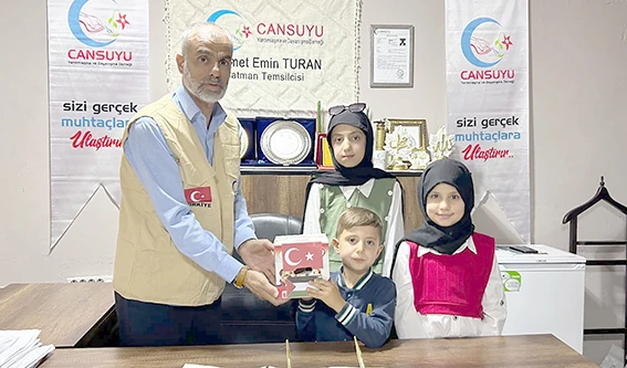 MİNİK YÜREKLER HARÇLIKLARINI GAZZE'YE BAĞIŞLADI