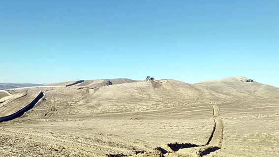 KENT MEZARLIĞI’NDA YENİ BAĞLANTI YOL ÇALIŞMALARI DEVAM EDİYOR