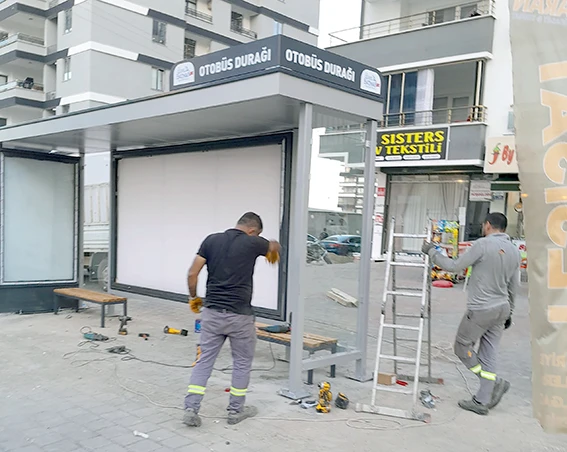 YENİ NESİL OTOBÜS DURAKLARININ KURULUMU BAŞLADI