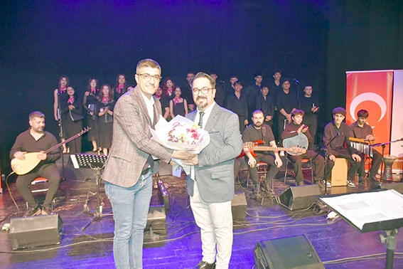 ÖĞRETMENLER GÜNÜ KONSERİNE YOĞUN İLGİ