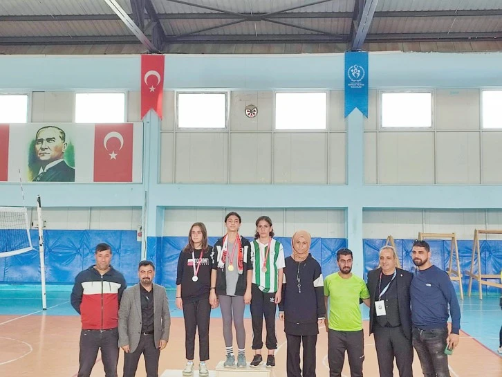 OKULLAR ARASI ATLETİZM YARIŞMASI GERÇEKLEŞTİRİLDİ