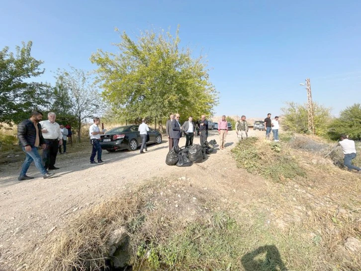 OYUKTAŞ BALIKLI GÖL’DE ÇEVRE TEMİZLİĞİ YAPILDI