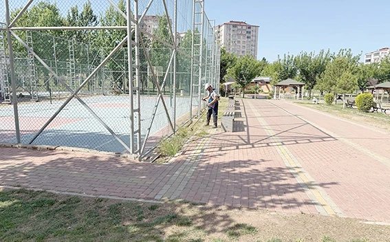“TEMİZ PARKLAR İÇİN EL ELE”
