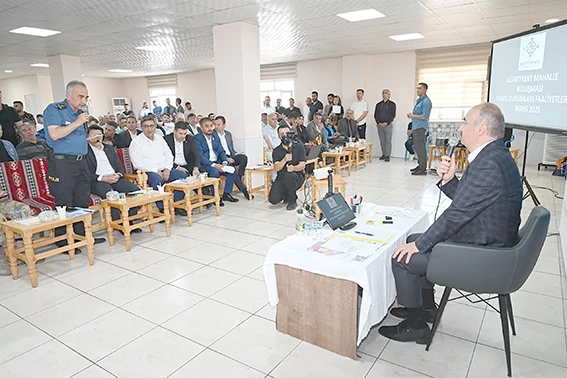VALİ, GÜNEYKENT’TE VATANDAŞLARLA BİR ARAYA GELDİ