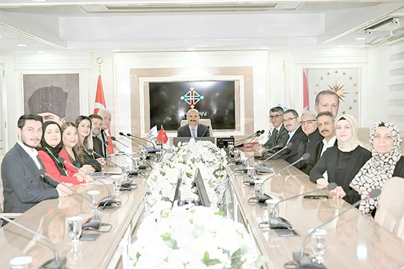 YEŞİLAY’DAN VALİ CANALP’A ZİYARET ETTİ