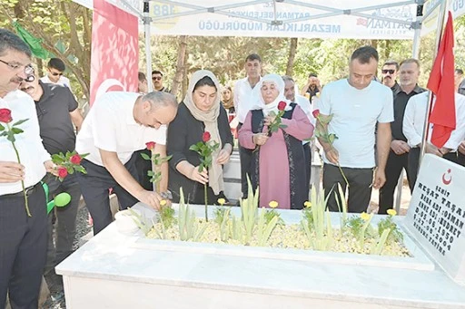 15 TEMMUZ ŞEHİDİNE KABİR ZİYARETİ