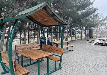 954 ADET BANK, MASA VE ÇÖP KUTUSU DAĞITILDI
