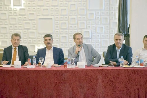 AK PARTİ, STK TEMSİLCİLERİYLE BİR ARAYA GELDİ