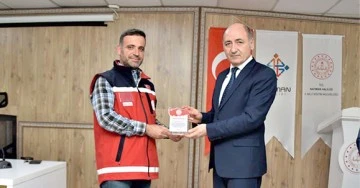 BAKAN ÖZER’DEN AKUB EKİBİNE TEŞEKKÜR PLAKETİ