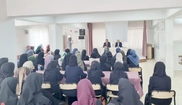 DAİRE BAŞKANI YILMAZ, KUR’AN KURSU ÖĞRENCİLERİYLE GÖRÜŞTÜ