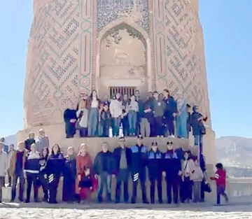 DEPREMZEDELER HASANKEYF’İ GEZDİ