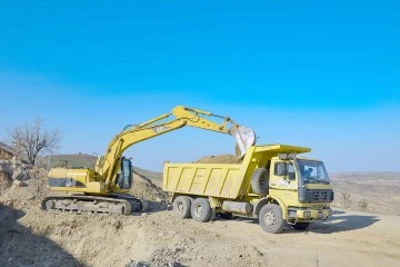 KÖY YOLUNDA GENİŞLETME ÇALIŞMASI TAMAMLANDI