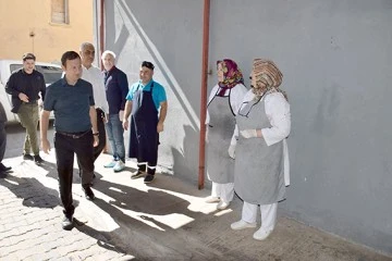 KOZLUK AŞEVİ GÜNLÜK 750 KİŞİYE SICAK YEMEK VERİYOR