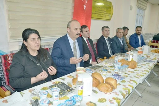HER AKŞAM YÜZLERCE VATANDAŞ İFTAR SOFRASINDA BULUŞUYOR