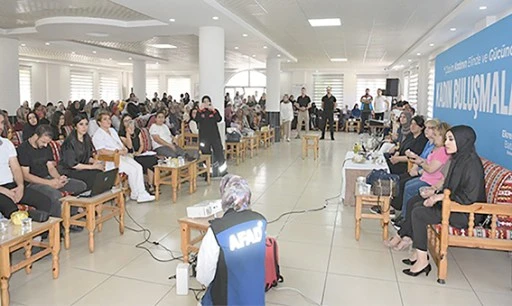 KADINLARA YÖNELİK EĞİTİMLER DEVAM EDİYOR