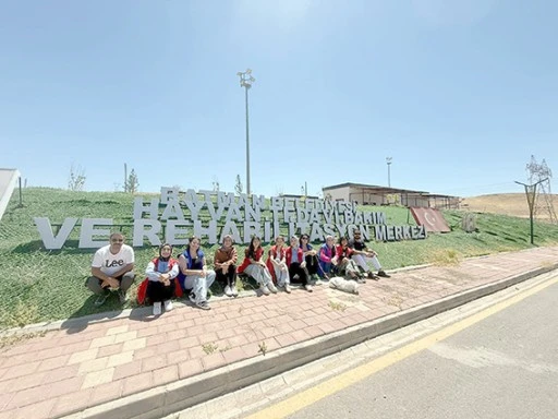 GENÇLERDEN ANLAMLI ZİYARET