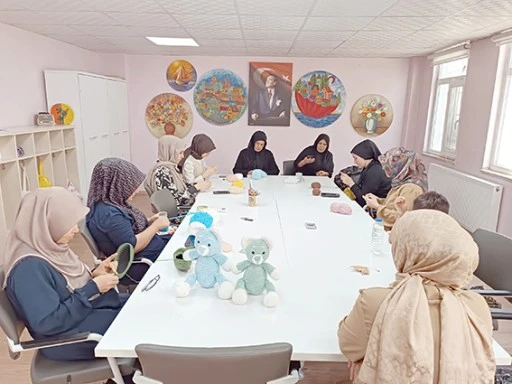 EL SANATLARI KURSUNA YOĞUN İLGİ