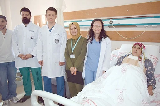 AORT DAMAR YIRTILMASI GEÇİREN HASTA ZORLU OPERASYONLA SAĞLIĞINA KAVUŞTU